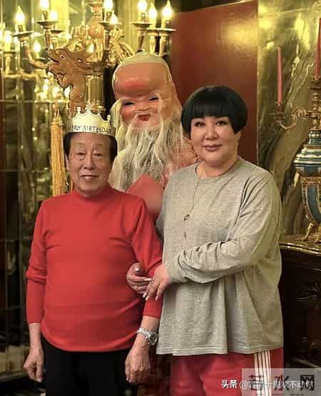 郭德纲没来，恰恰证明他是韩宝利最对路的徒弟；昨晚的寿宴，王