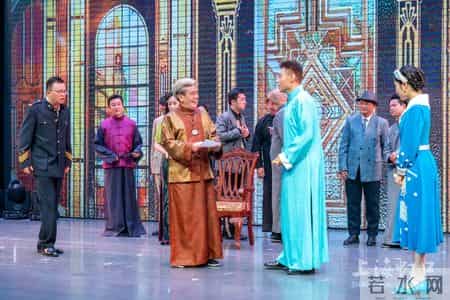 潘前卫、曹雄、陈靓等知名滑稽戏演员走进社区，居民们近距离过足戏瘾