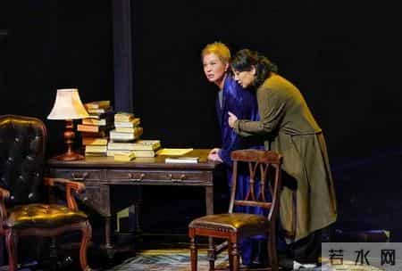 冯远征硬刚人艺 “戏混子”:“嫌钱少就滚!” 这波操作炸翻全网