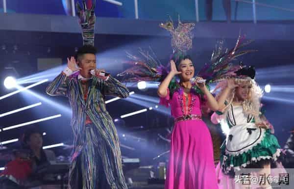 风波5个月后，曝玲花曾毅近况，一个喜气洋洋，一个憔悴瘦一大圈