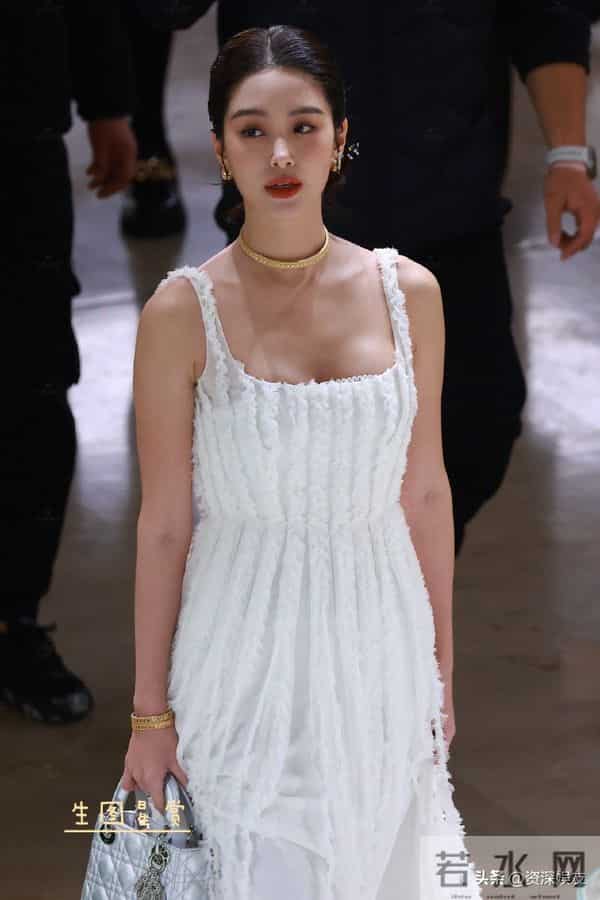 杨采钰的气质真的绝了，骨子里透着妩媚女人味