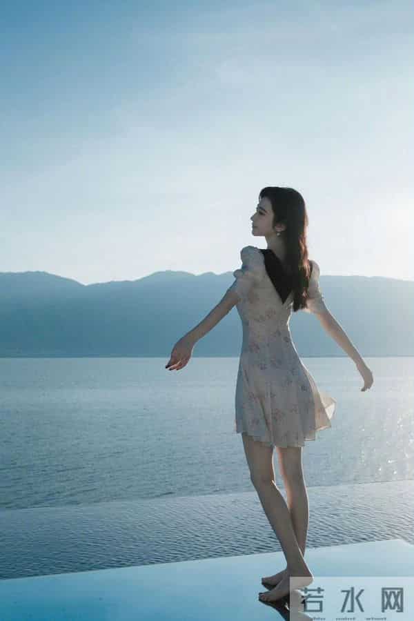 景甜的身材线条堪称上帝精心雕琢的杰作