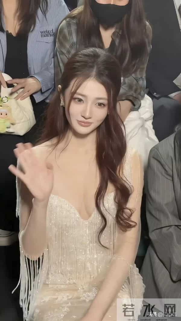 徐璐｜最近很出圈，很性感