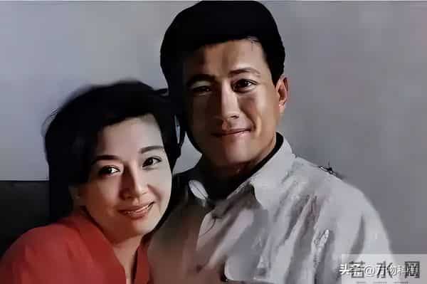 57岁江珊近照曝光，脸垮嘴斜，满头白发，女神成老太，让人太心酸