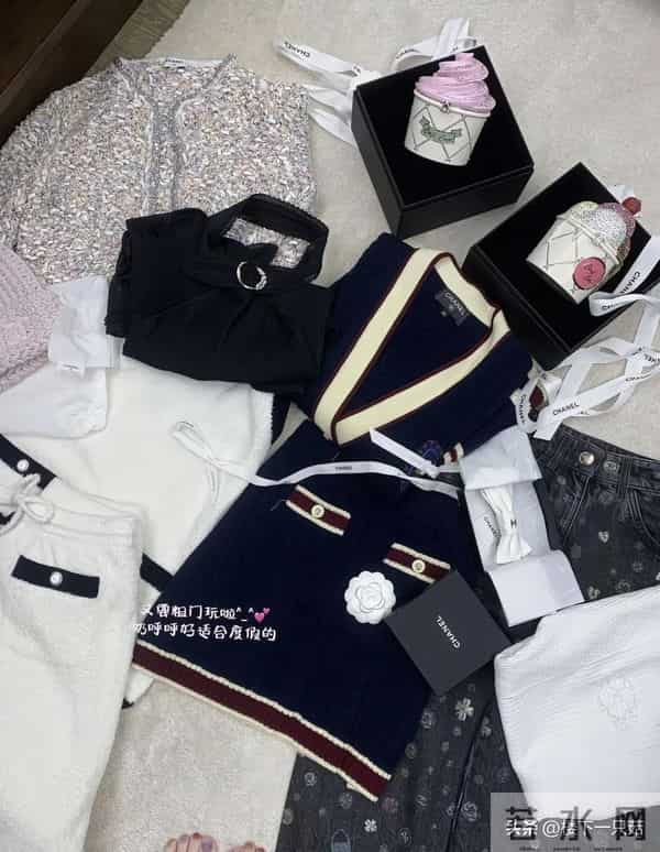 懒懒秀恩爱疑被打脸 王思聪和网红蓓蓓同游香港 看女方满脸宠溺微笑