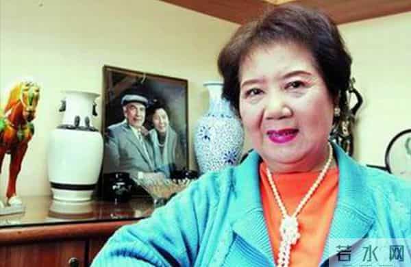 “老舅妈” 嫩娘：住老家上海，100岁仍口齿伶俐，四世同堂很幸福