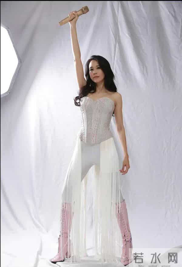 莫文蔚是穿的秋裤吗？