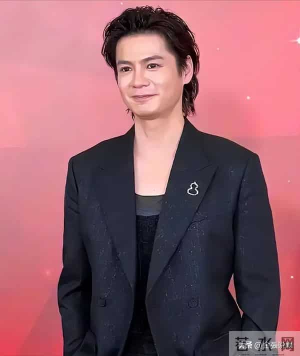 杨怡一家每月生活开销六位数，房租6万还雇了两家佣，丈夫养全家