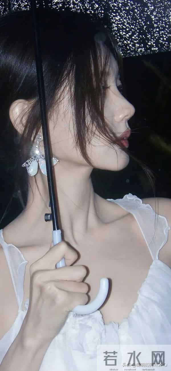 李一桐魅力笑容