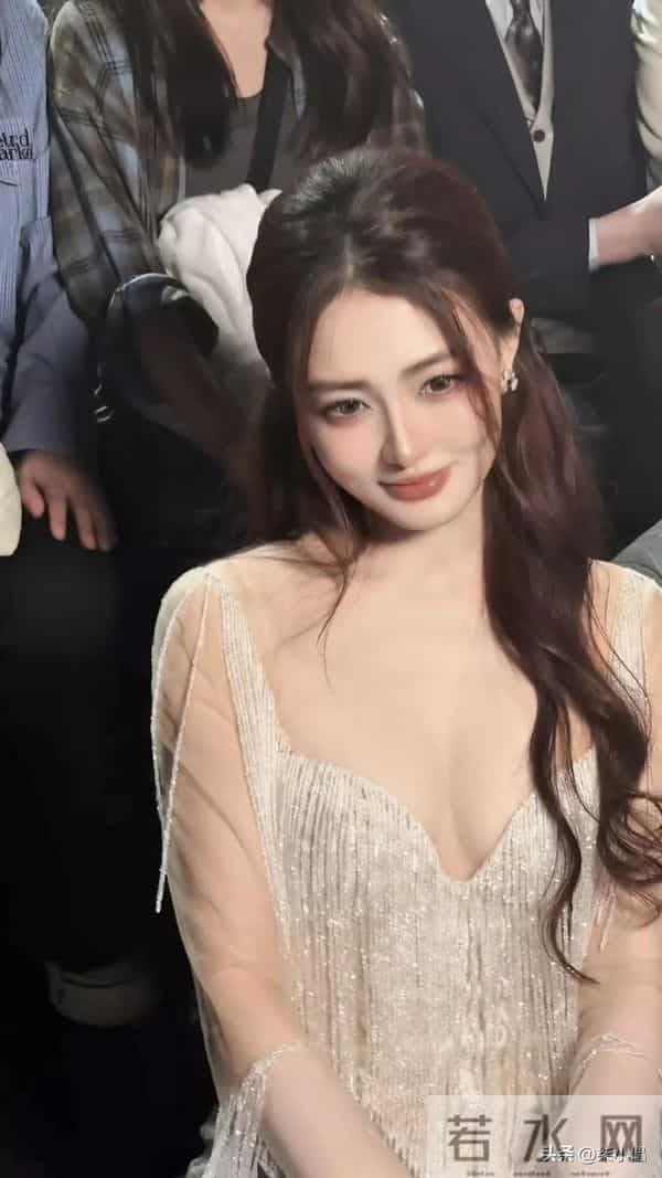 徐璐｜最近很出圈，很性感