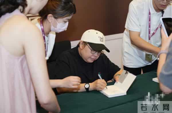 香港大火这次，5年前深陷“假慈善”风波的韩红，狠狠打脸举报者