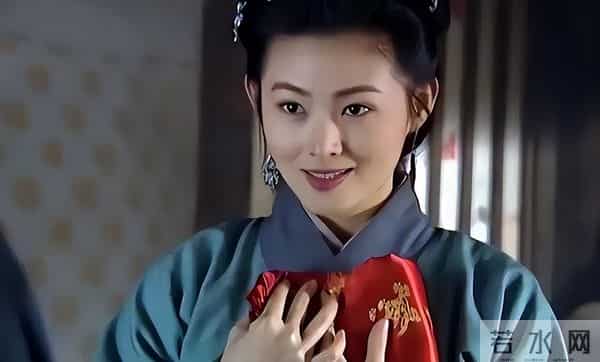 “潘金莲”王思懿年过50，身材依旧诱人，比年轻时更成熟迷人？