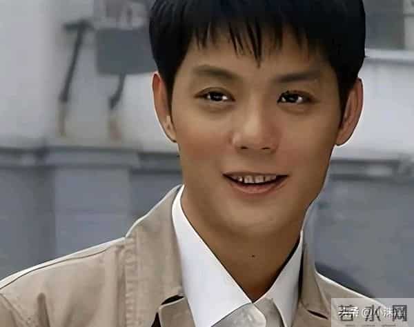 影帝抛弃糟糠妻：是人性还是娱乐圈的生存？20年婚姻真相炸翻全网