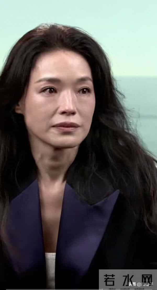 49岁舒淇最真实的脸，头发白了依旧优雅，韵味十足！