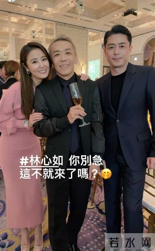 霍建华林心如参加邱泽许玮甯婚礼，霍建华"社恐式营业"表情抢镜