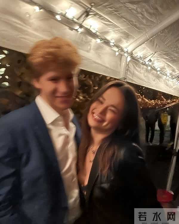 邓文迪大女儿瘦了后更漂亮了，24岁生日蛋糕造型奇特，换了新男友