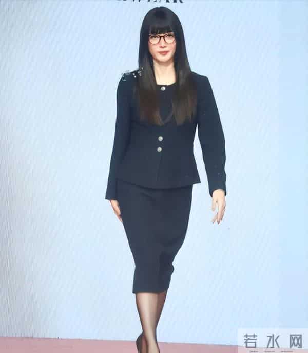 39岁江疏影罕见露面，形象大变！这半年，她究竟经历了什么？