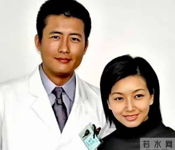 57岁江珊白发造型美哭全网!网友力赞:这才是女人最高级的美