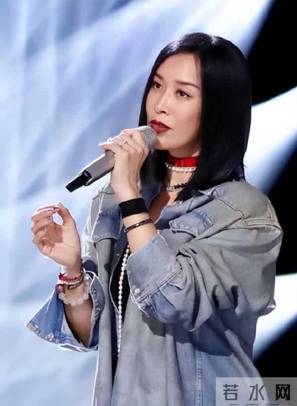 出轨风波真相大白仅2个月，那英近况曝出，事实证明马伊琍没说谎