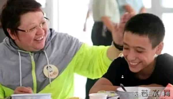 基金会捐款十亿，收养280名儿童，如今韩红又凭行动让质疑者闭嘴