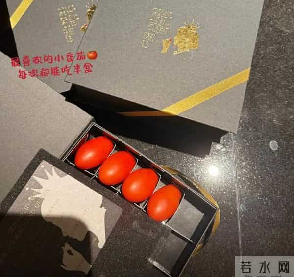 懒懒图个啥？前一天才晒亲吻照，王思聪隔天就陪新女伴，太抓马了