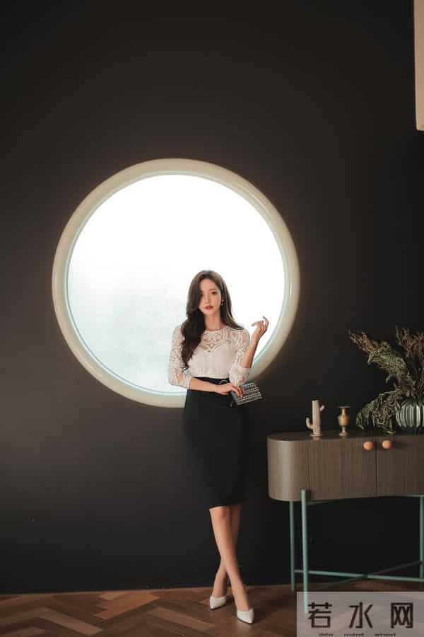 孙允珠『卷曲积云纯雪色透明花纺上衣』