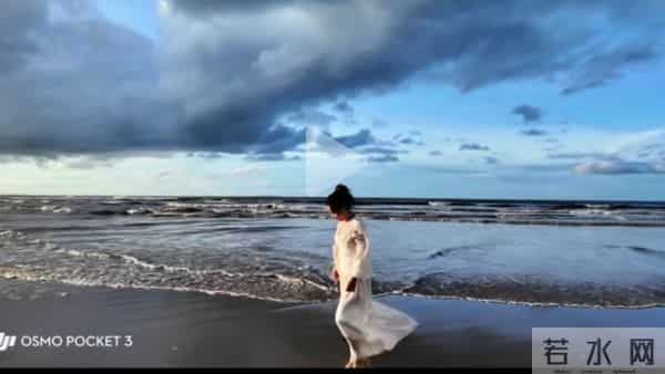 熊磊要从马来西亚回国了，晒出与双子塔同框美照，火力全开怼网友