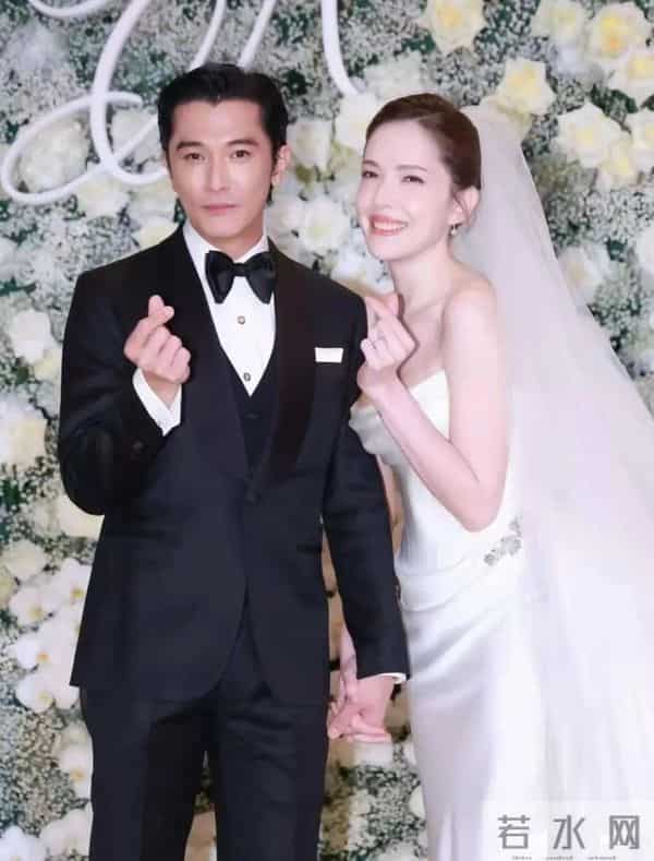 邱泽许玮甯3个月儿子正脸曝光，腿长惊人 目测能长到1米8