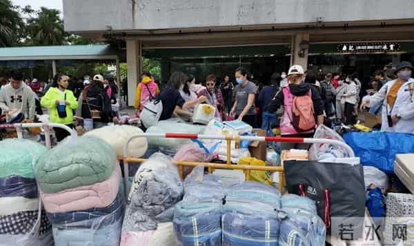 四大家族为火灾捐款，李嘉诚超其他三大家族，谢霆锋何超琼500万