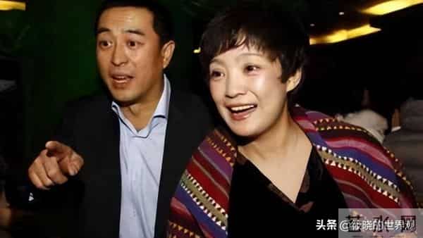 离婚传闻真相大白1年后，55岁张嘉益近况曝出，一点也不让人意外