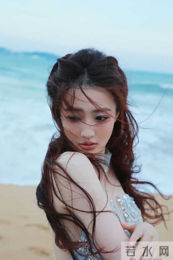 徐璐三亚海边鱼尾裙