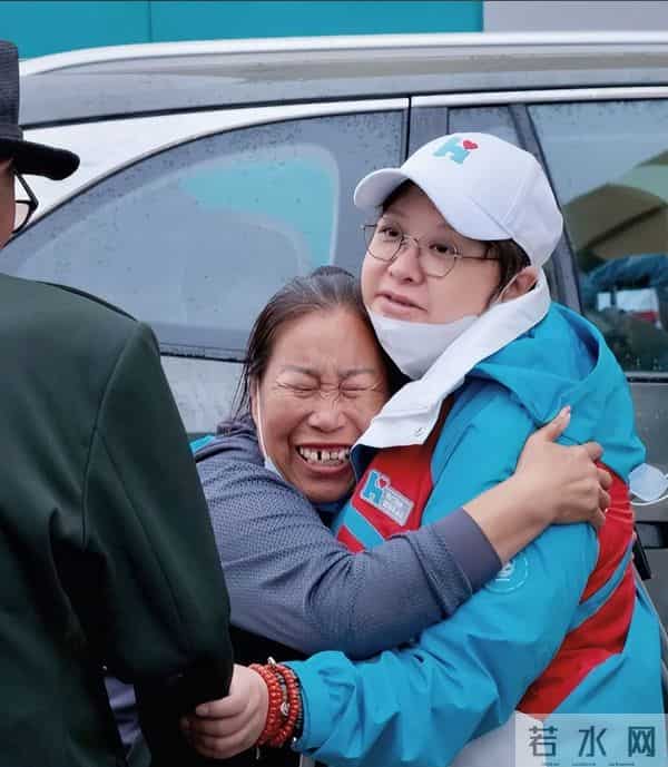 香港大火这次，5年前深陷“假慈善”风波的韩红，狠狠打脸举报者