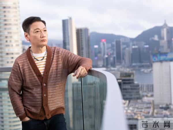 终于等到！61岁香港知名男星宣布再婚，恋爱十年终成正果！