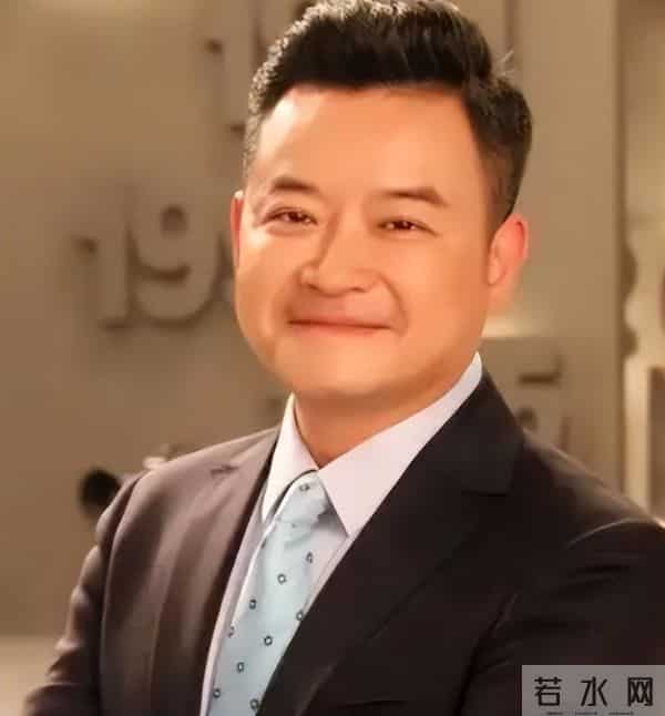 曾是央视名嘴，31岁赴美国，如今50岁现状如何了