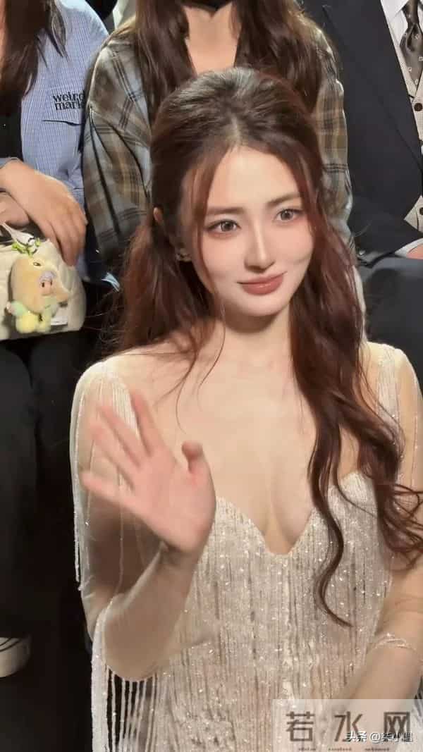 徐璐｜最近很出圈，很性感