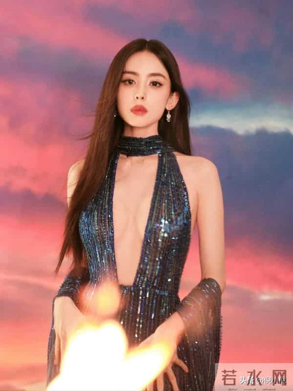 古力娜扎真的从头美到脚，不愧是战袍之神