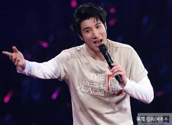 王力宏子女近况惹人担忧，大女儿已经11岁，不见李靓蕾送孩子上学