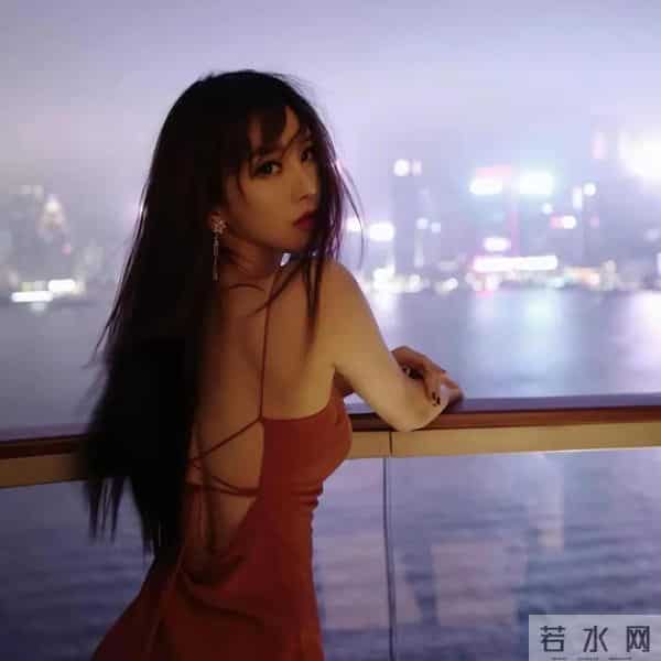 港星女神陈静身穿薄纱透视装，好身材一览无余，有实力啊 ！