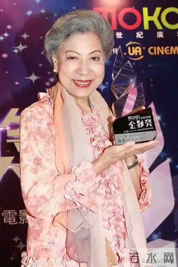 91岁TVB老戏骨被曝低调离巢，已被TVB官网除名，双方合作逾半世纪