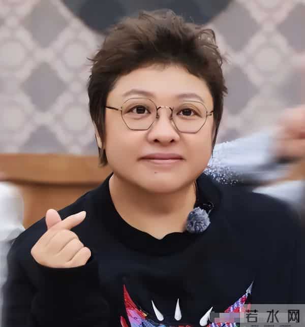 香港大火这次，5年前深陷“假慈善”风波的韩红，狠狠打脸举报者