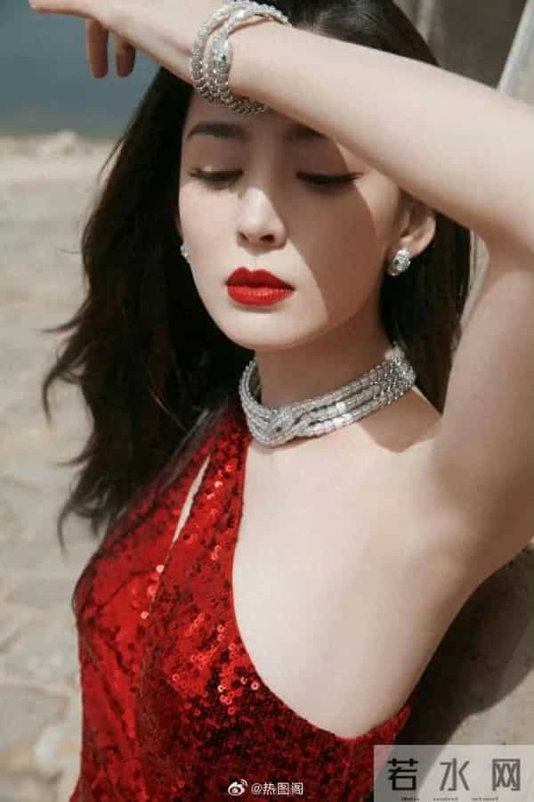 古力娜扎的腋毛也太干净了，美