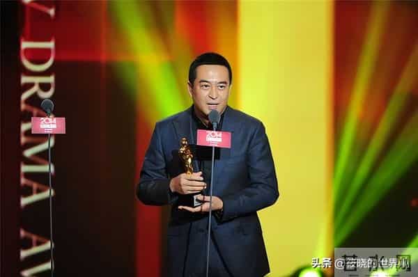 离婚传闻真相大白1年后，55岁张嘉益近况曝出，一点也不让人意外