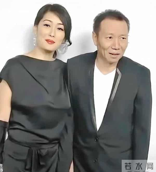 被老外骗财又骗色，反手就嫁北京亿万富豪，如今无儿无女也很受宠