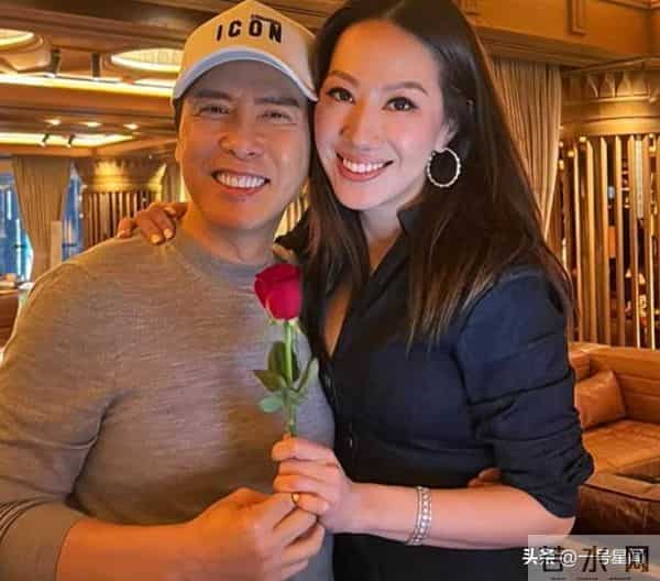 香港大火仅2天，甄子丹老婆发言惹争议，“尴尬”处境藏不住了