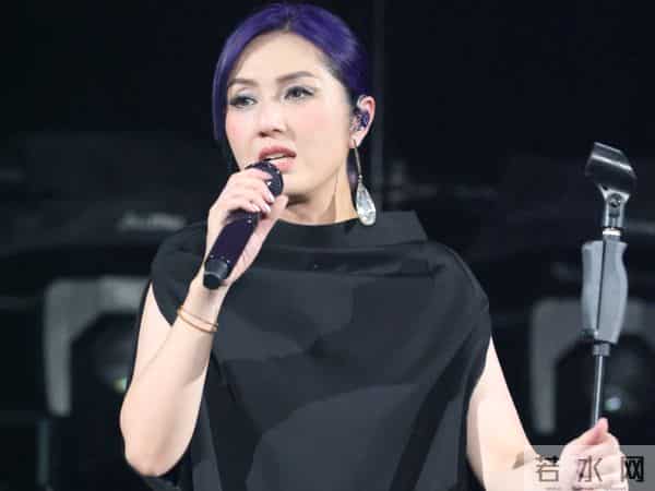 四大家族为火灾捐款，李嘉诚超其他三大家族，谢霆锋何超琼500万