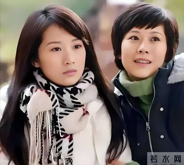 李念带3个孩子去美国，给13岁女儿买打折裙子，三代人同住大别墅