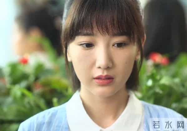 “电梯门”8年后，再次官宣喜讯的毛晓彤，是陈翔高攀不起的存在