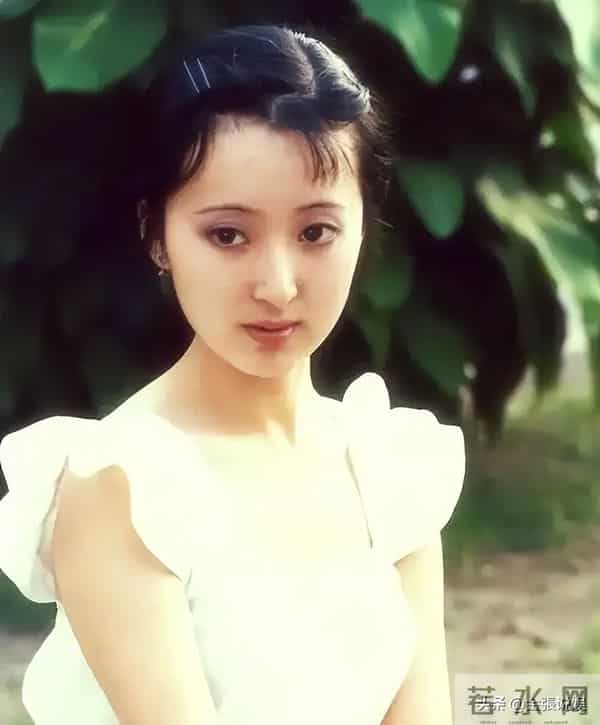 人走茶凉！陈晓旭去世18年，两任丈夫都再婚娶妻生子家庭幸福美满