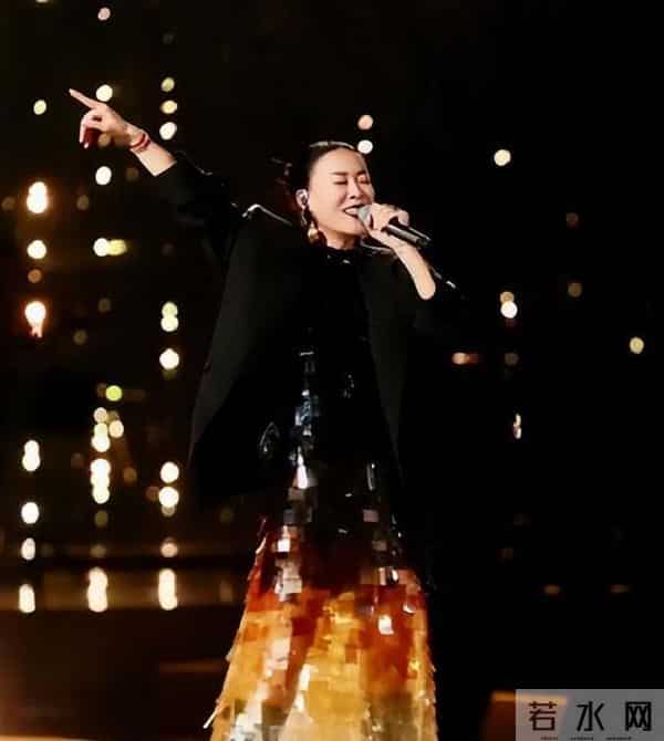 出轨风波真相大白仅2个月，那英近况曝出，事实证明马伊琍没说谎