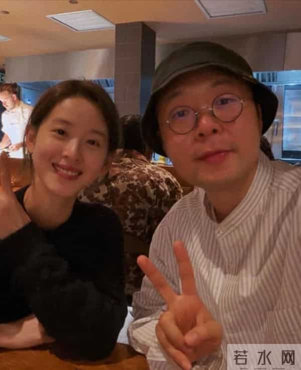 章泽天杜海涛英国一起吃饭，拍照！